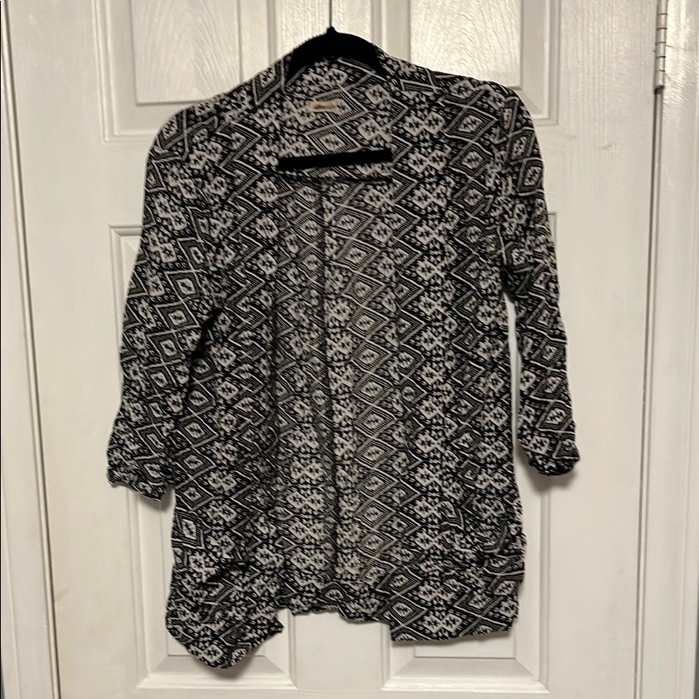 Women's Black and White Patterned cardigan